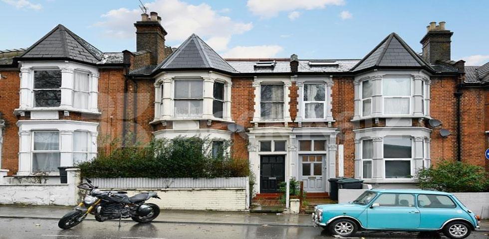 			NEW INSTRUCTION!, Studio Apartment, 1 bath, 0 reception Studio			 Tottenham Lane, CROUCH END